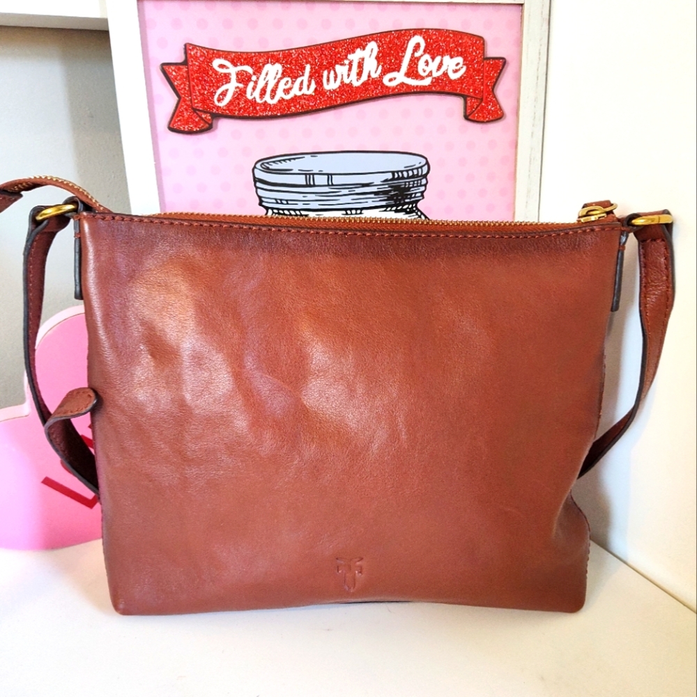 🥰 EUC FRYE Carson Zip Top Genuine Smooth Leather Zip Top Crossbody Bag, Whiskey
